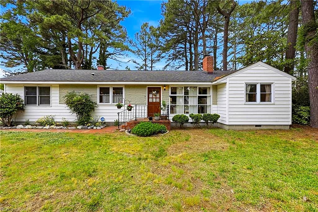 10181 Pine AVE, NASSAWADOX VA 23413 - Photo 2