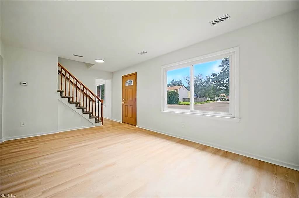 9 Newgate Village RD, HAMPTON VA 23666 thumb 9