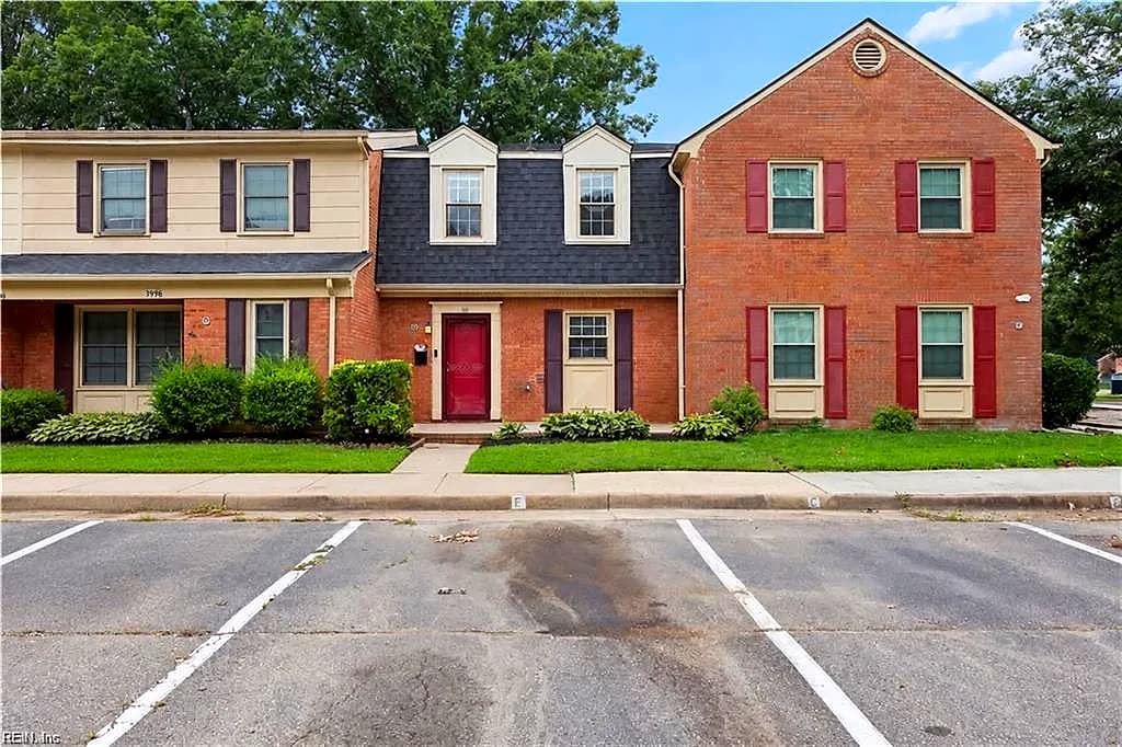 399 Deputy LN #E, NEWPORT NEWS VA 23608 - Photo 2