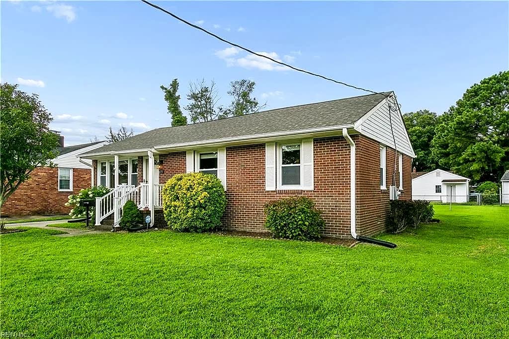 31 Saint Albans DR, HAMPTON VA 23669 - Photo 5
