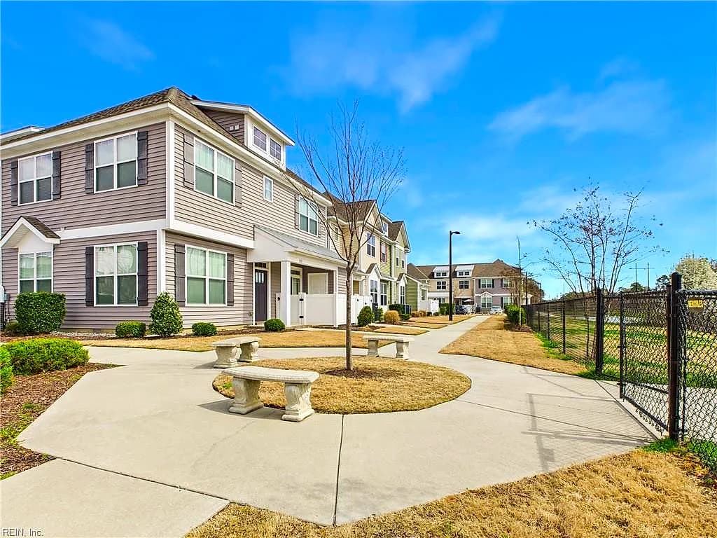 1111 Celia CT, HAMPTON VA 23666 - Photo 3