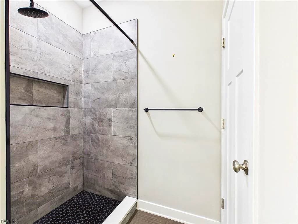 1111 Celia CT, HAMPTON VA 23666 thumb 7