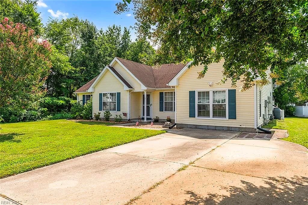 211 Equinox LNDG, SUFFOLK VA 23434 - Photo 3