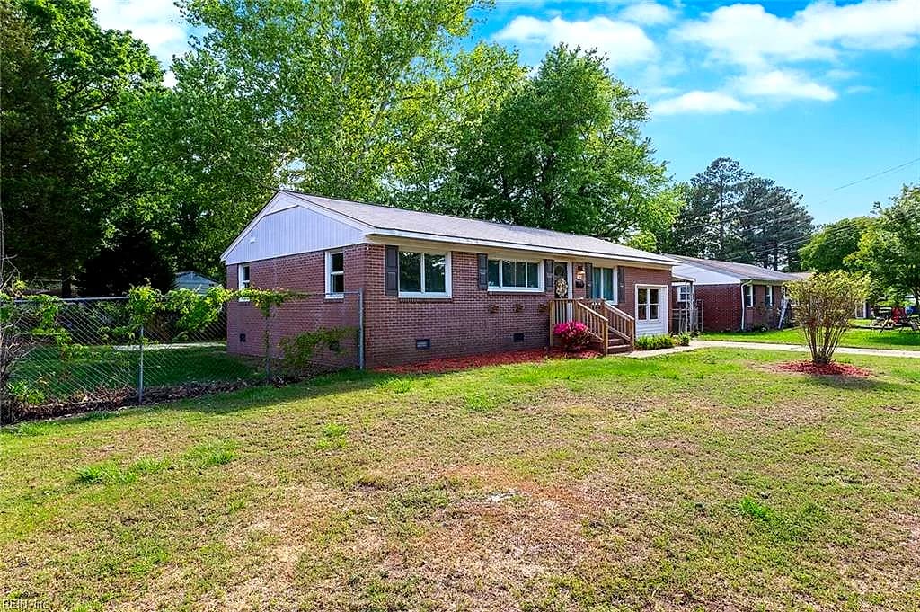 222 Belray DR, NEWPORT NEWS VA 23601 - Photo 3