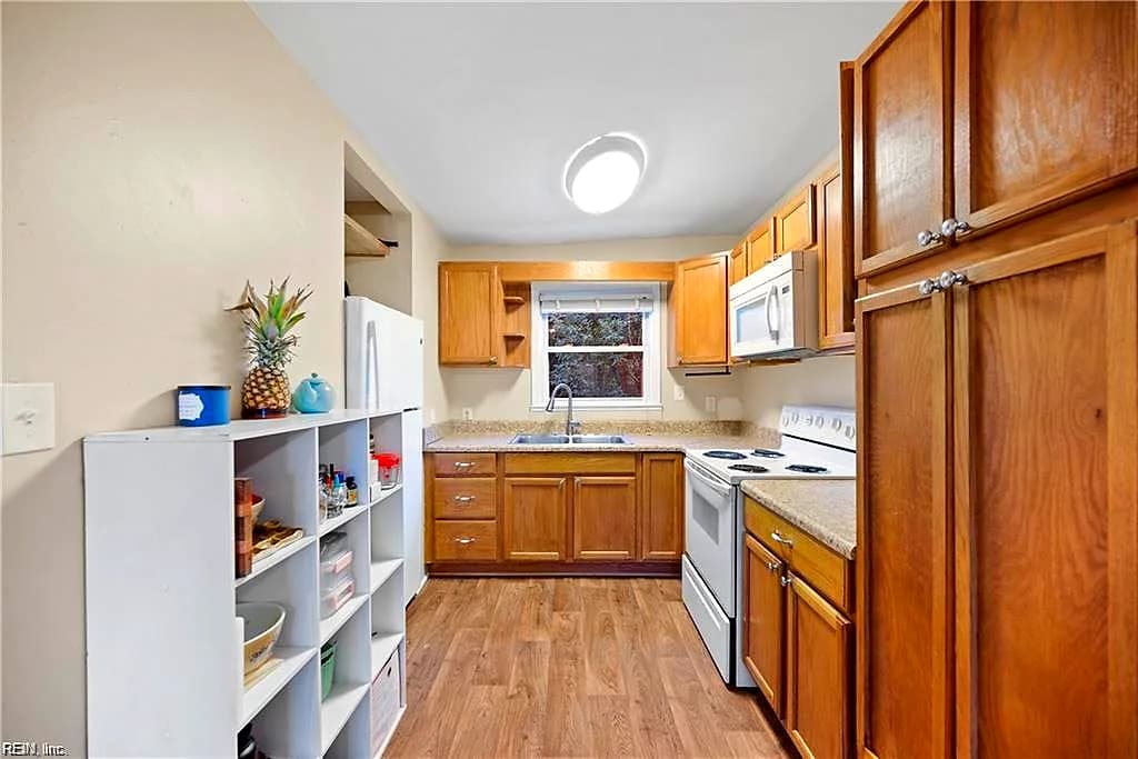 911 Holly AVE, CHESAPEAKE VA 23324 thumb 8