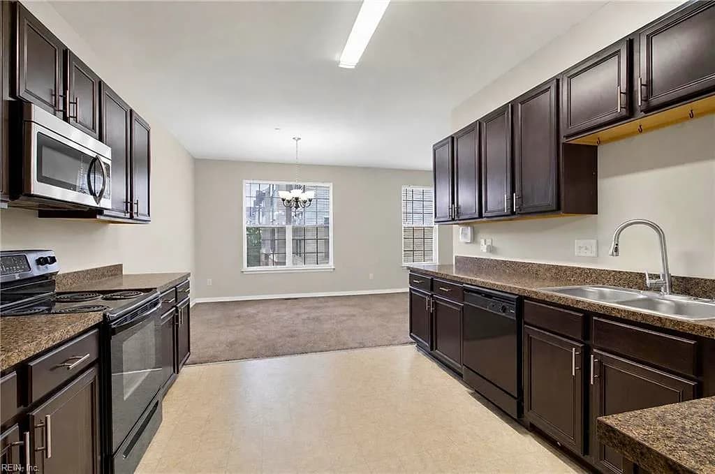 166 Hemisphere CIR, NEWPORT NEWS VA 23601 thumb 11