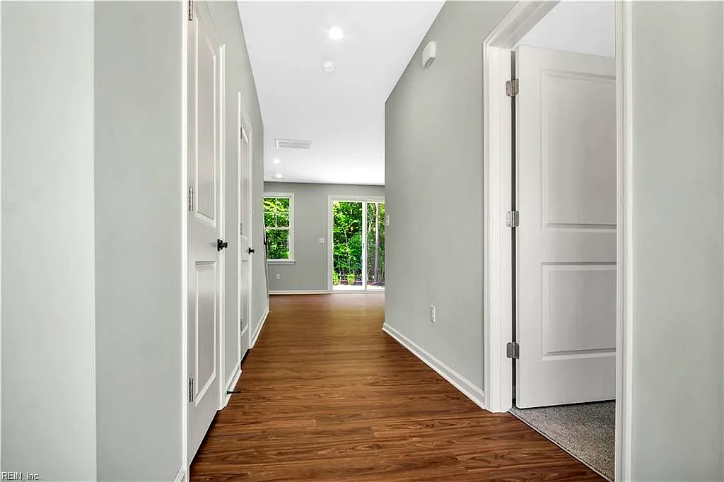 311 Linda LN, WILLIAMSBURG VA 23188 - Photo 4