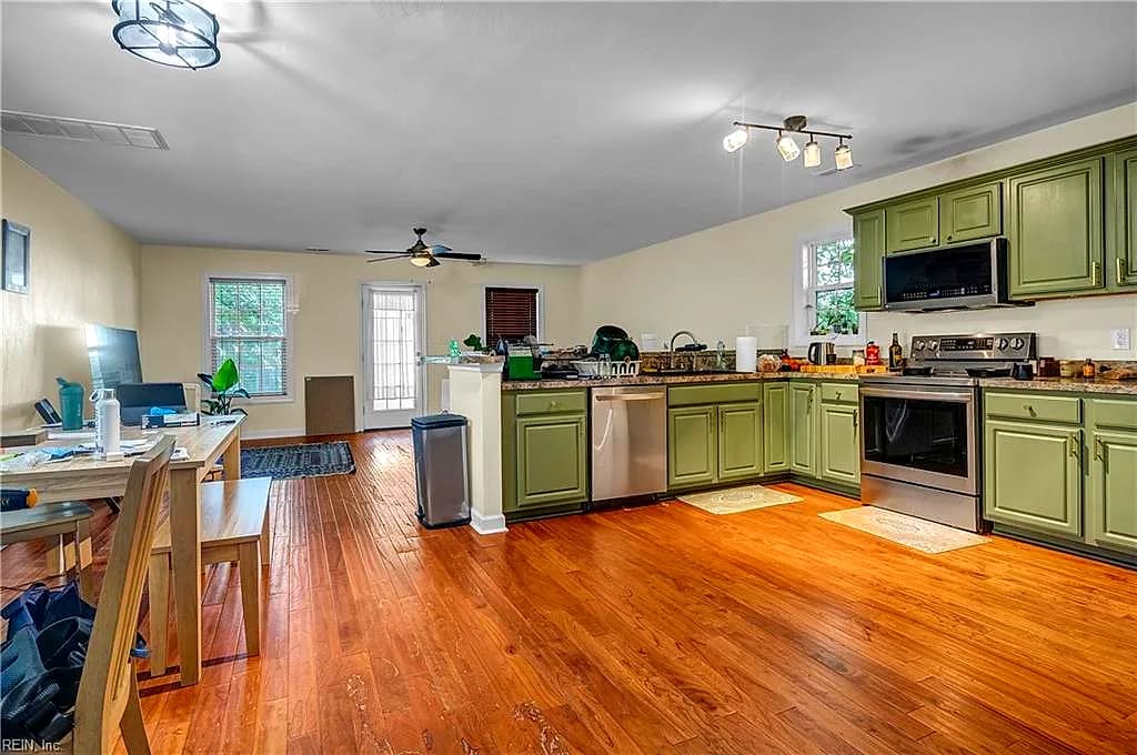 2130 Lockard AVE, CHESAPEAKE VA 23320 thumb 9