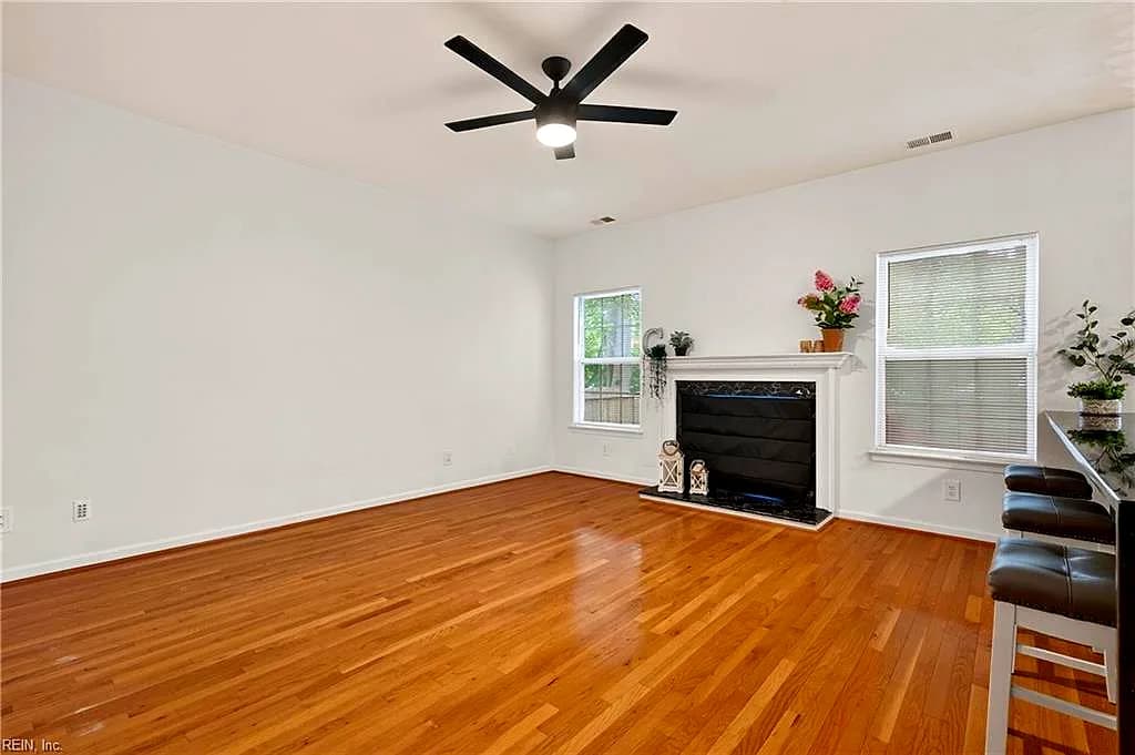 602 Windward Drive DR, CHESAPEAKE VA 23320 - Photo 4