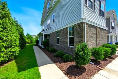 301 Sikeston LN, CHESAPEAKE VA 23322 thumb 1