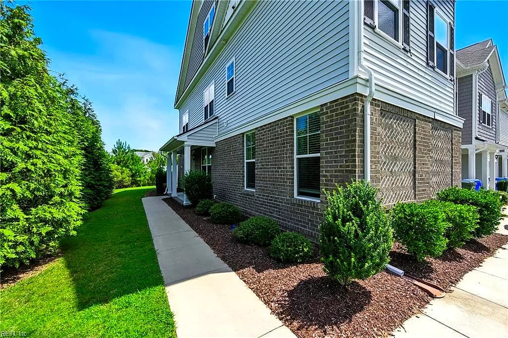 301 Sikeston LN, CHESAPEAKE VA 23322 - Photo 2