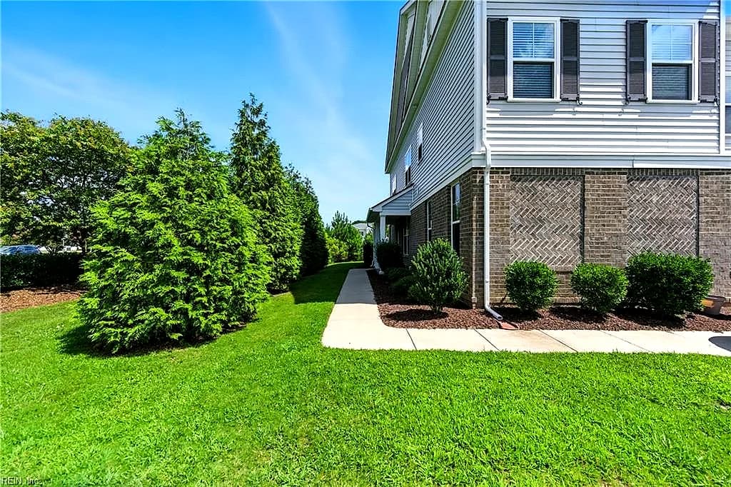 301 Sikeston LN, CHESAPEAKE VA 23322 - Photo 3