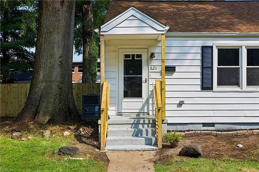 621 Sterling ST, NEWPORT NEWS VA 23605 - Photo 4