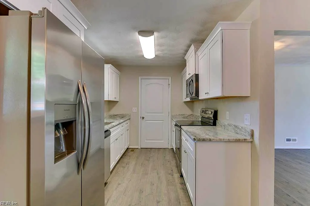 408 Brentwood DR, NEWPORT NEWS VA 23601 - Photo 4