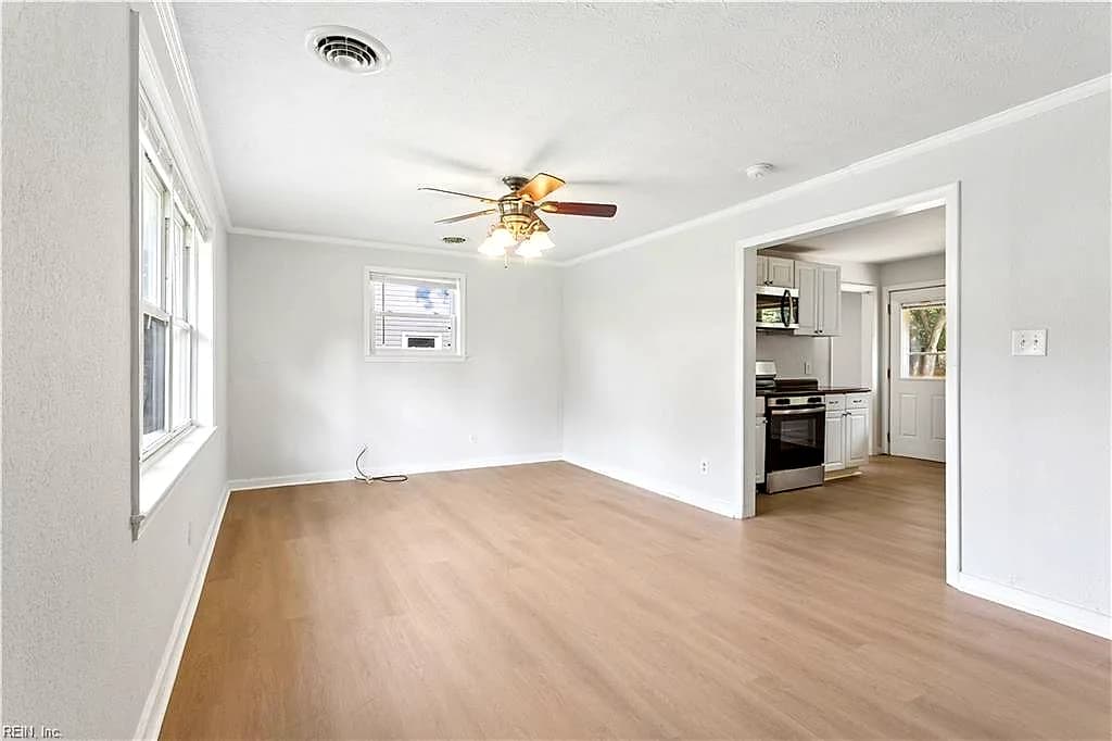 11 Woodhaven RD, NEWPORT NEWS VA 23608 - Photo 4