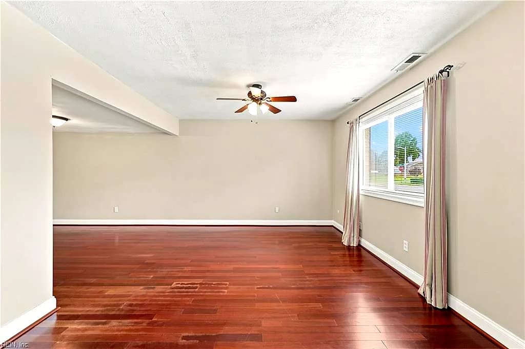 806 Saint Denis CT, VIRGINIA BEACH VA 23455 - Photo 4