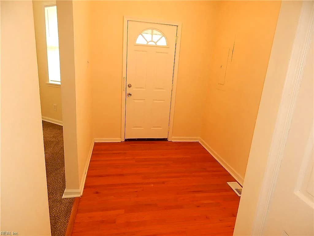 235 Libby ST, HAMPTON VA 23663 - Photo 4