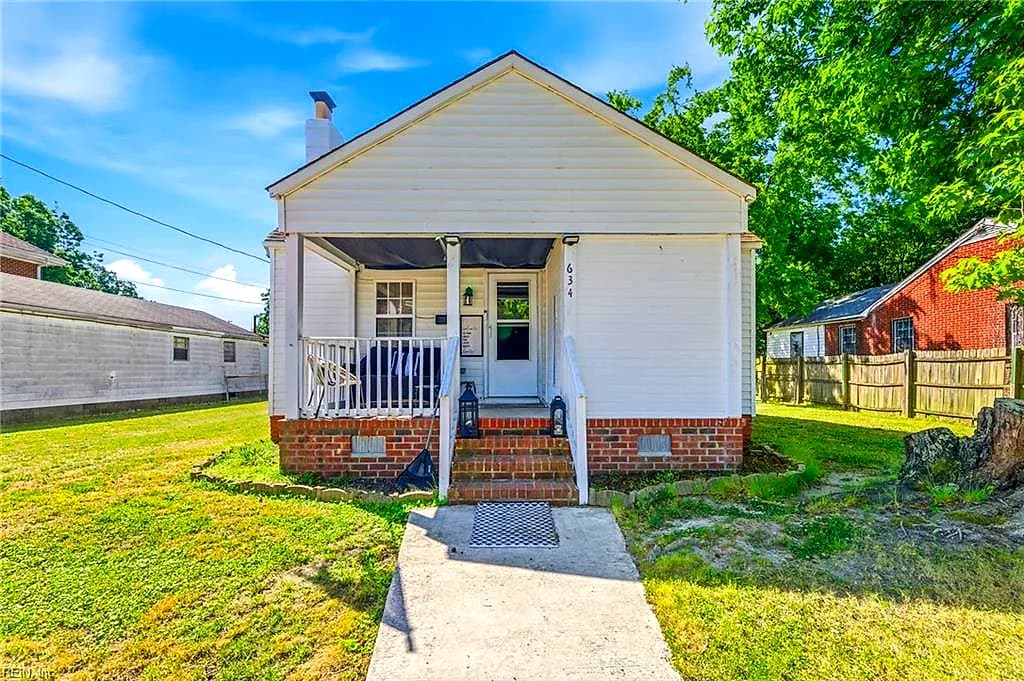 634 42nd ST, NEWPORT NEWS VA 23607 - Main photo