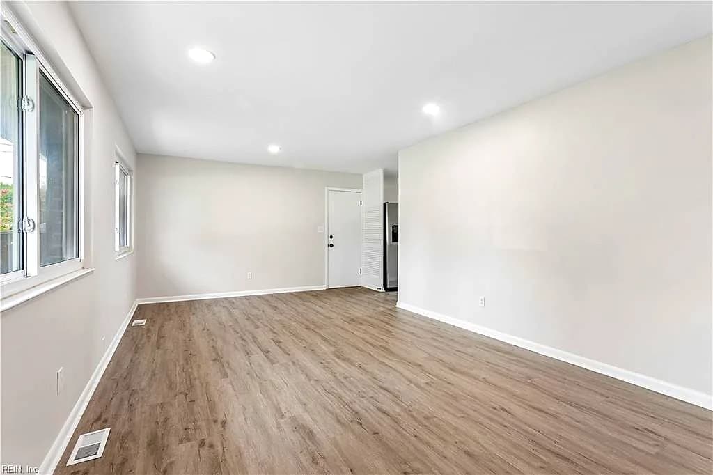 56 Bonita DR, NEWPORT NEWS VA 23602 - Photo 5