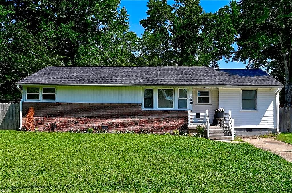 1752 Garden DR, VIRGINIA BEACH VA 23454 - Main photo