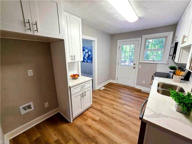 6141 Sedgefield DR, NORFOLK VA 23513 thumb 1