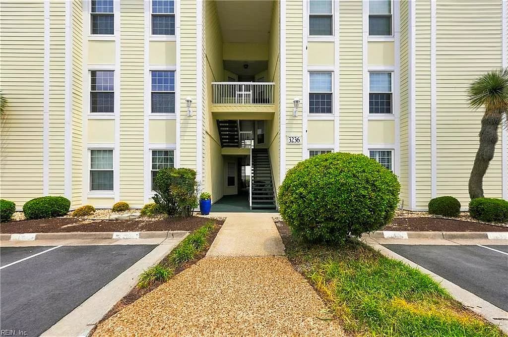 3236 Silver Sands CIR #101, VIRGINIA BEACH VA 23451 - Photo 4