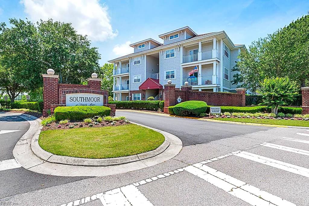 5300 Warminster DR #105, VIRGINIA BEACH VA 23455 - Photo 2
