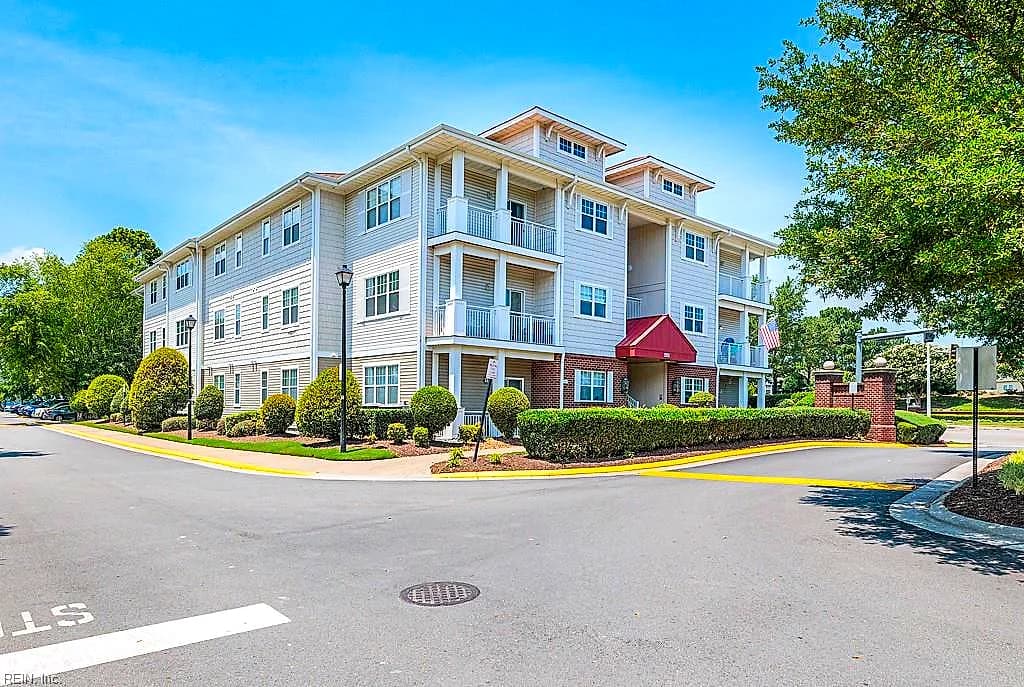 5300 Warminster DR #105, VIRGINIA BEACH VA 23455 - Photo 3