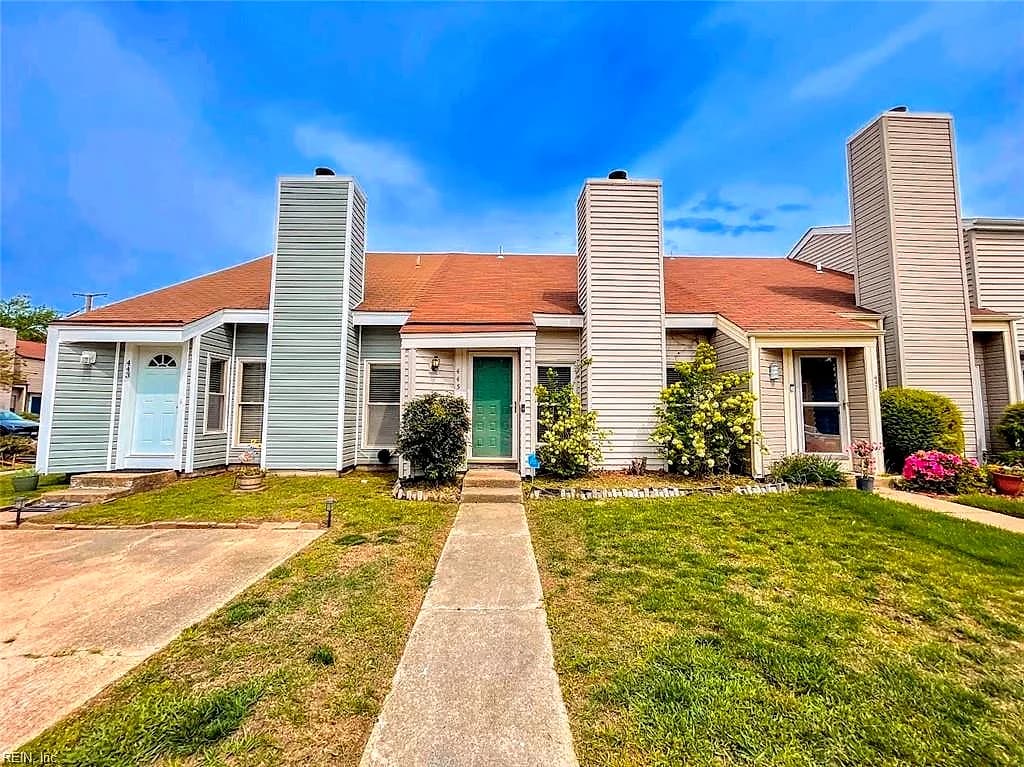 445 Falling LN, VIRGINIA BEACH VA 23454 - Main photo