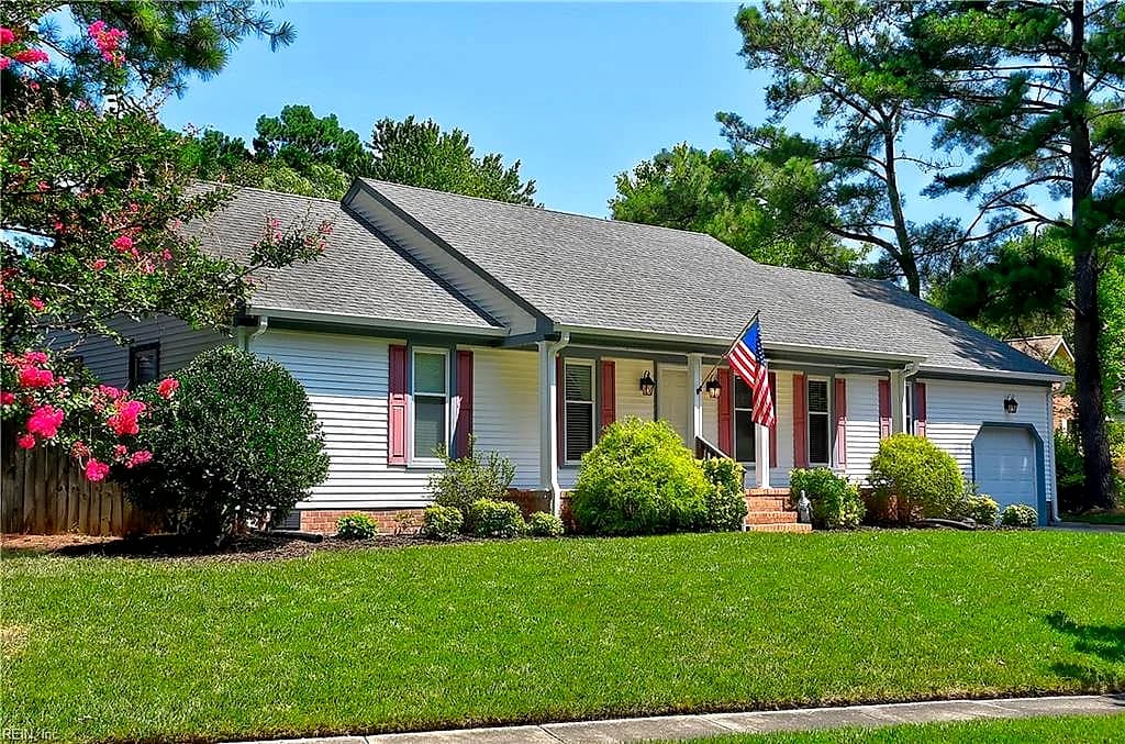 813 Woodrow CT, CHESAPEAKE VA 23322 - Main photo