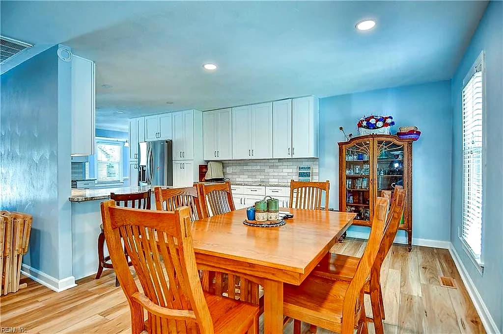 813 Woodrow CT, CHESAPEAKE VA 23322 - Photo 3