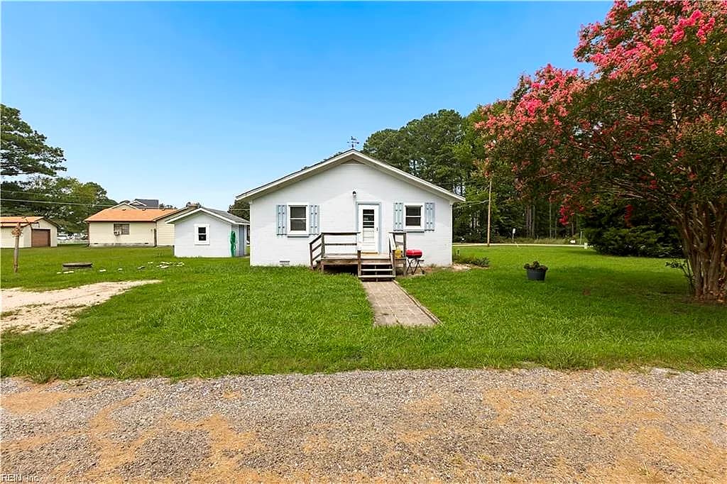 3070 Friends RD, HAYES VA 23072 - Photo 5