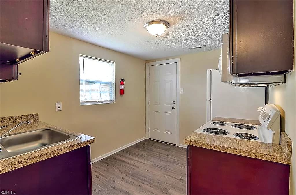 753 28th ST #B, NEWPORT NEWS VA 23607 thumb 6