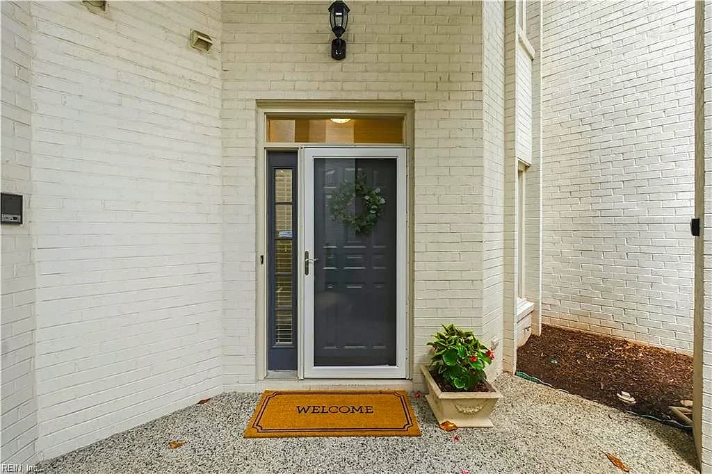 1736 Royal Cove CT, VIRGINIA BEACH VA 23454 - Photo 3