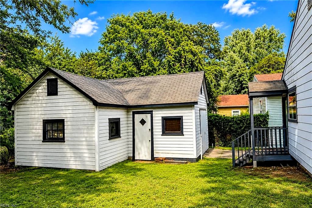 953 19th ST, NEWPORT NEWS VA 23607 - Photo 4