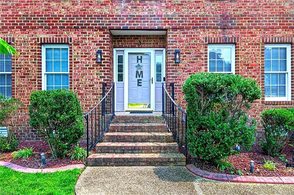 3 Blackberry LN, HAMPTON VA 23669 - Photo 4