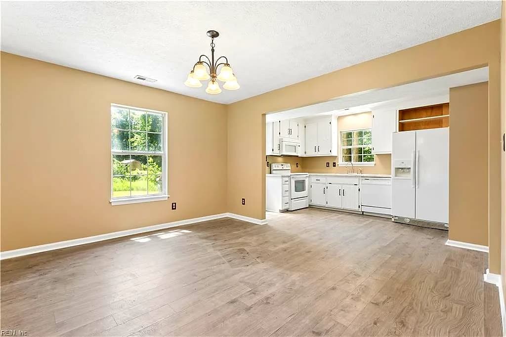 243 Windsor RD, NORTH VA 23128 - Photo 3
