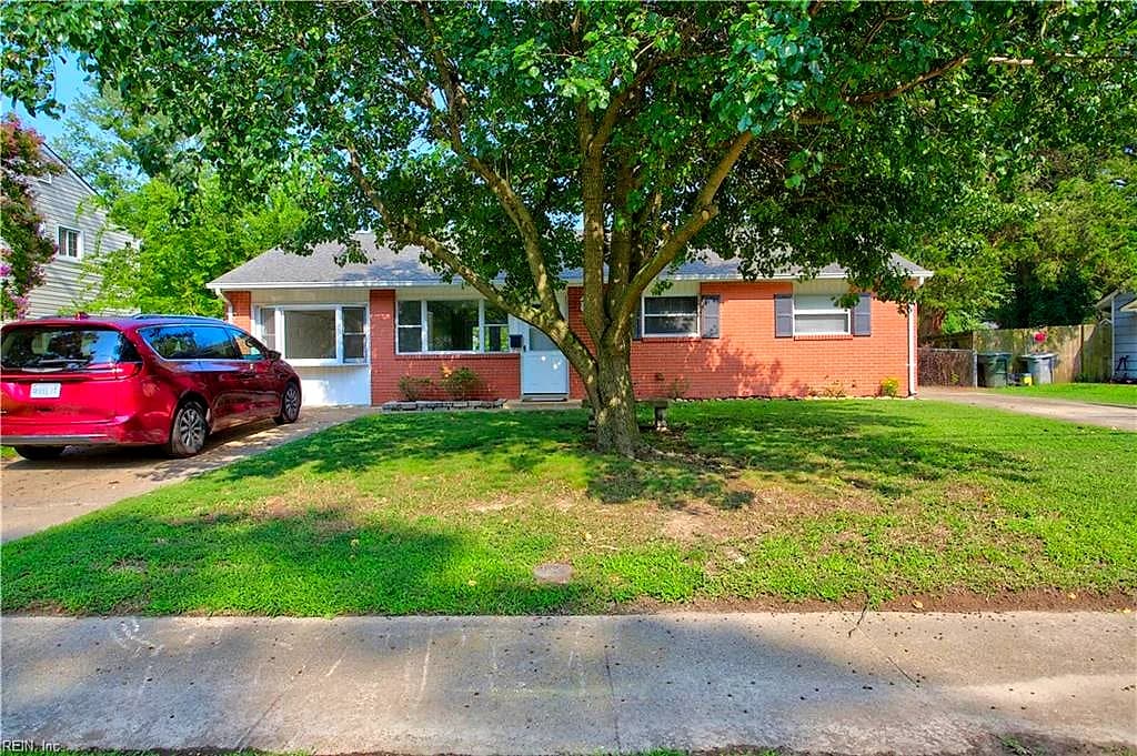 78 Harris Creek RD, HAMPTON VA 23669 - Main photo