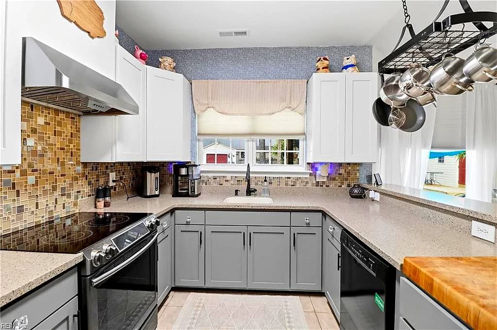 313 Lane CRES, SMITHFIELD VA 23430 thumb 12