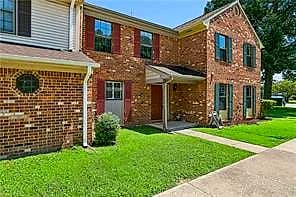 359 Deputy LN #E, NEWPORT NEWS VA 23608 - Photo 4
