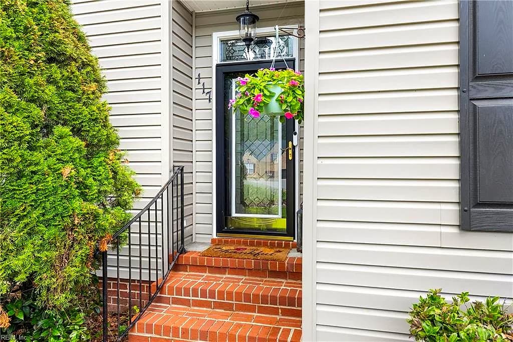 117 Lake Pointe DR, NEWPORT NEWS VA 23603 - Photo 4
