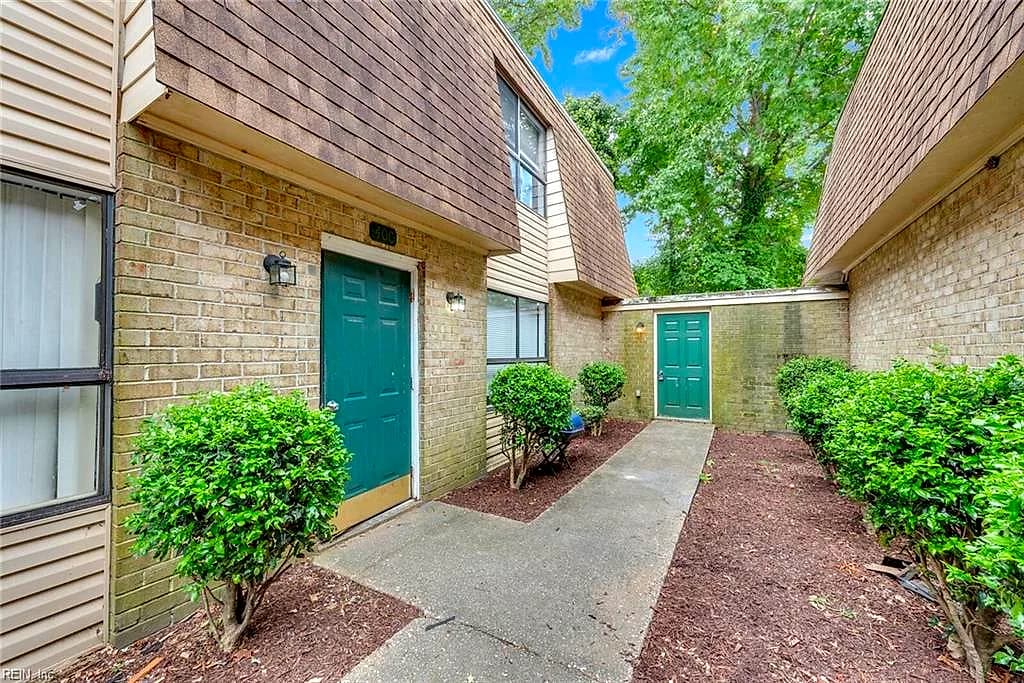 1535 Johnstons RD #604, NORFOLK VA 23518 - Main photo