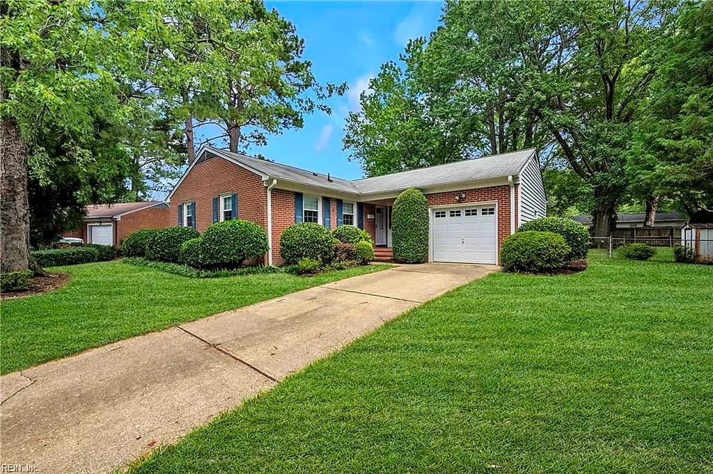 4 Karen DR, NEWPORT NEWS VA 23608 - Main photo