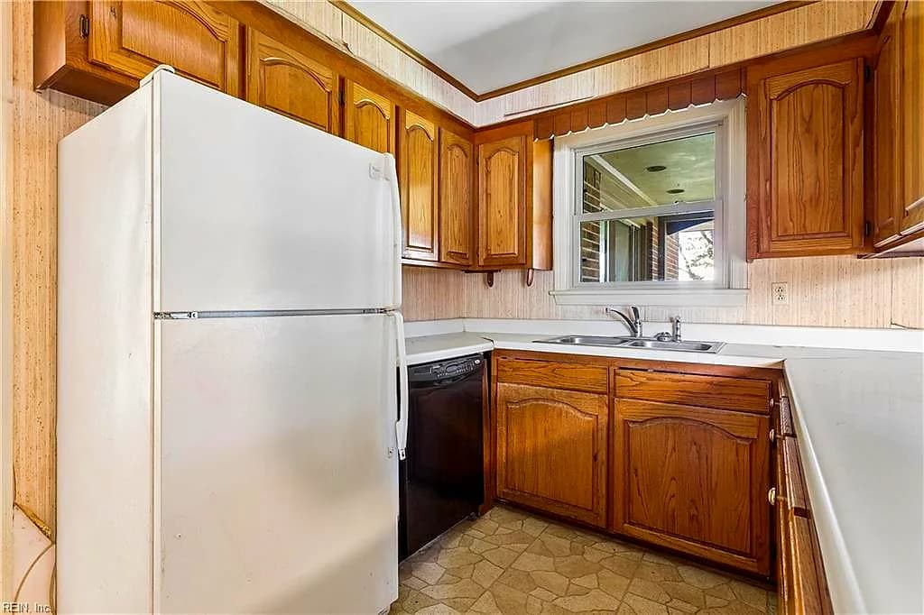 1225 Davis AVE, CHESAPEAKE VA 23325 thumb 11