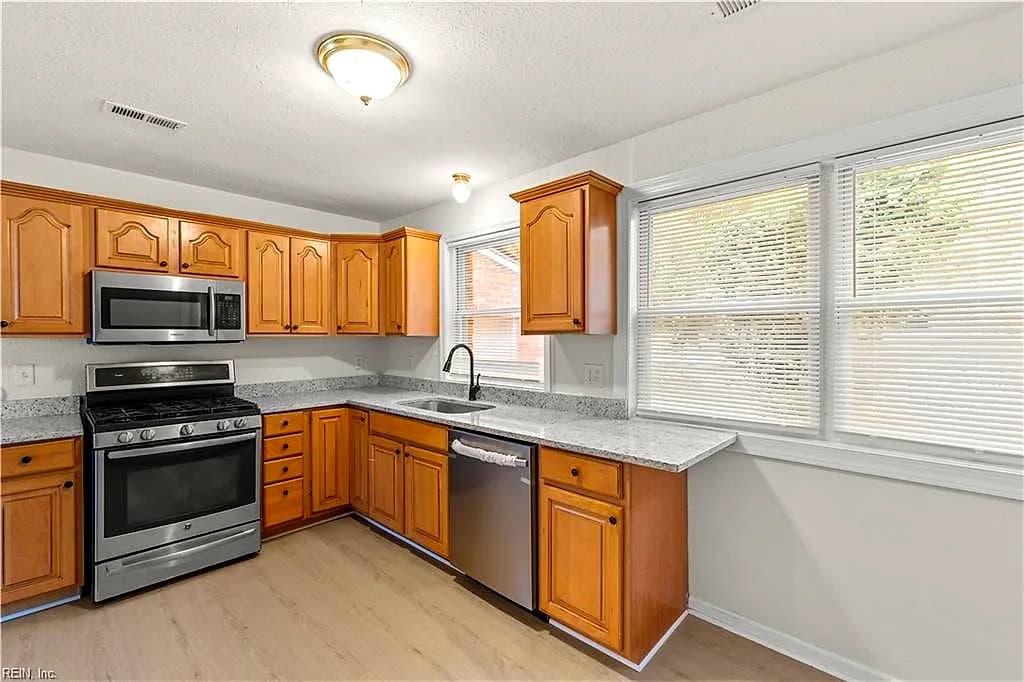 3701 Pleasant Ave AVE, NORFOLK VA 23518 thumb 11