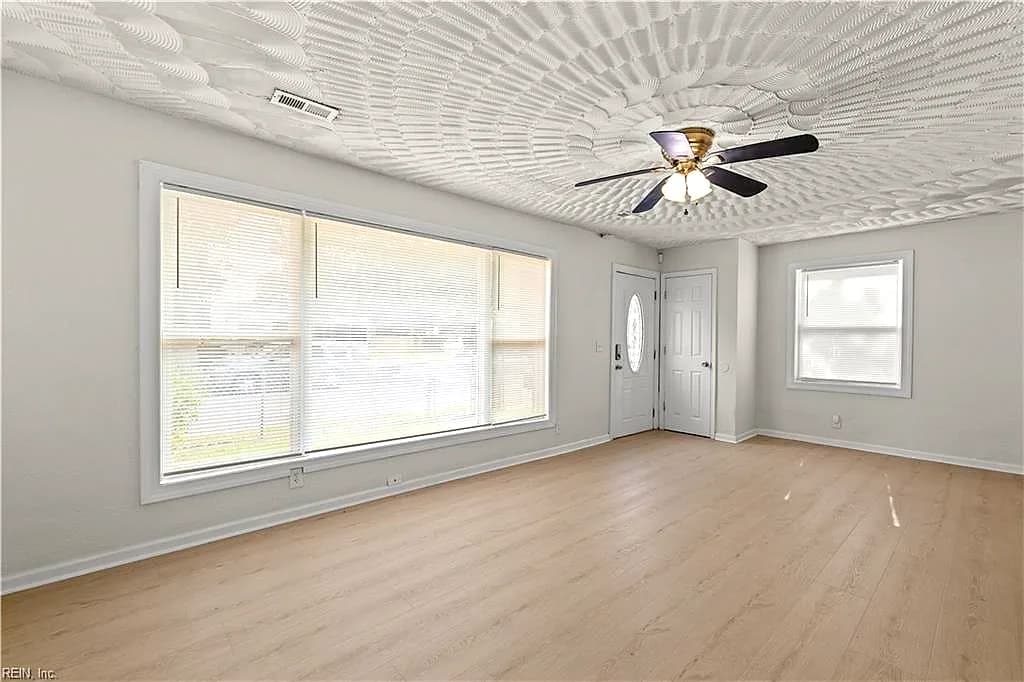 3701 Pleasant Ave AVE, NORFOLK VA 23518 - Photo 5