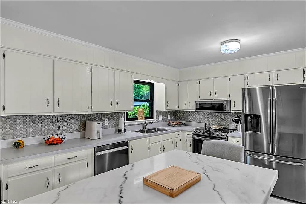 443 Putney LN, NEWPORT NEWS VA 23602 thumb 12