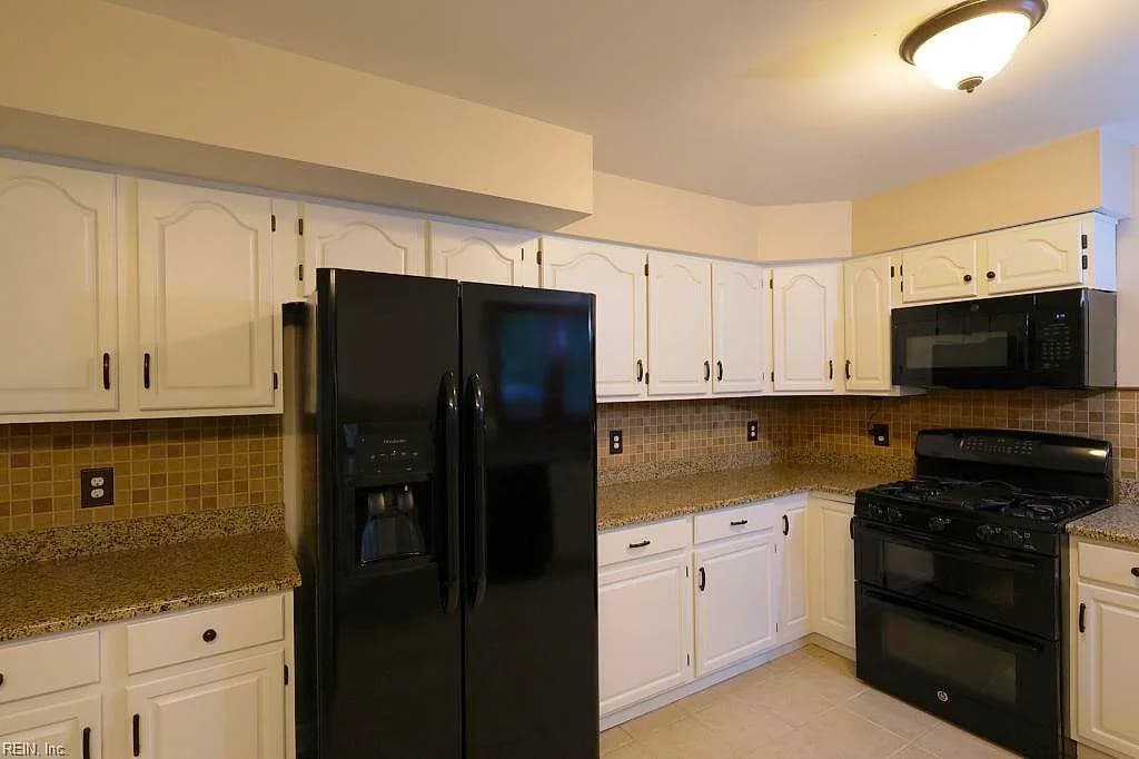 302 Peachtree LN, YORKTOWN VA 23693 thumb 9