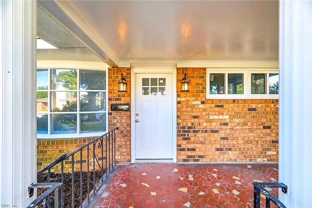 2713 Roanoke AVE, PORTSMOUTH VA 23704 - Photo 3