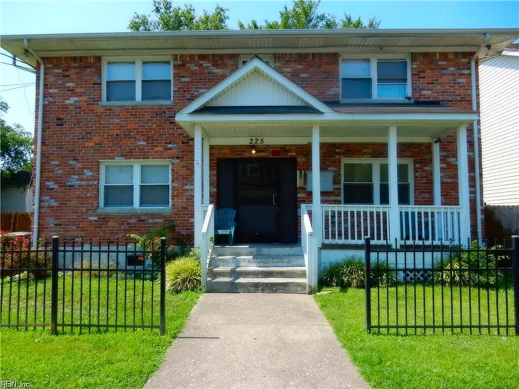 225 W 31st ST #D, NORFOLK VA 23504 - Photo 2